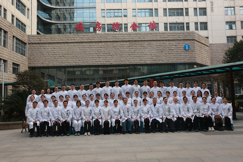 医学检验科集体照.jpg